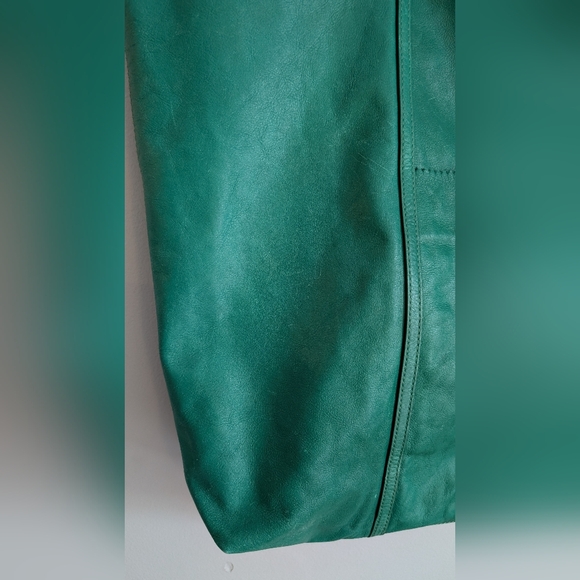 Banana Republic | Paige Pinking Sheers Tote, Kelly Green Leather Purse - Picture 13 of 16